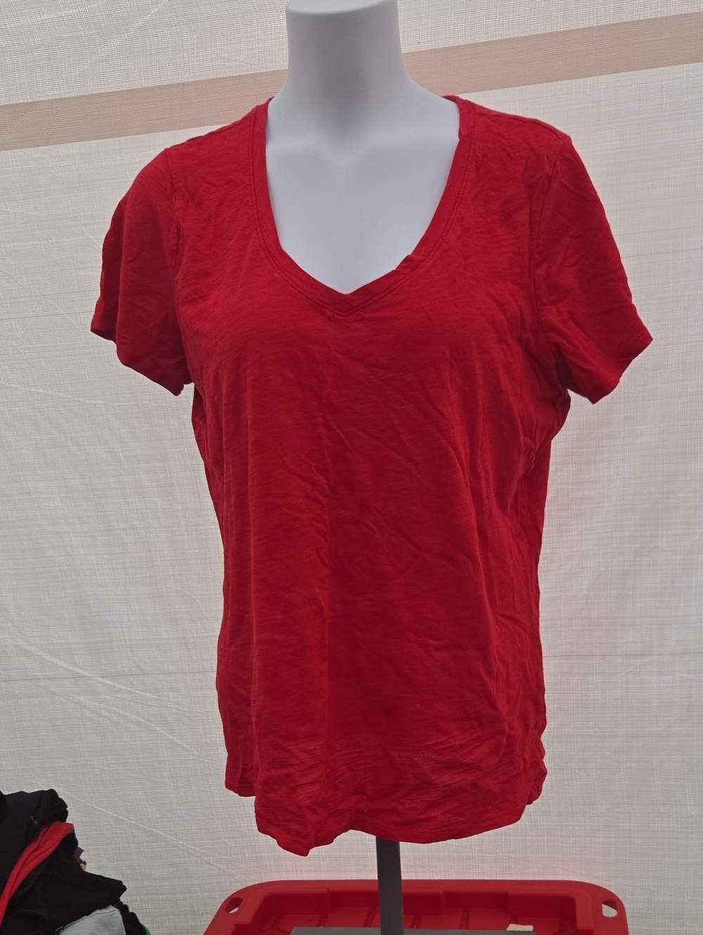 STYLUS Women's Red V-Neck Short Sleeve Tee